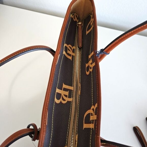 NWT Dooney & Bourke | DB Logo Monogram Large Tote - Picture 5 of 6